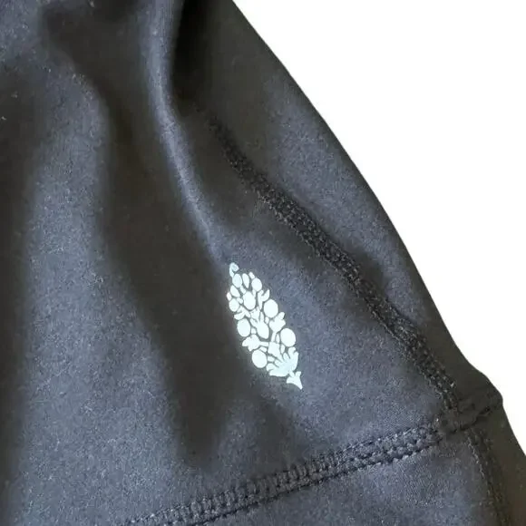 Free People Movement Black Long Sleeve Hooded Athletic Top size medium - Picture 2 of 7